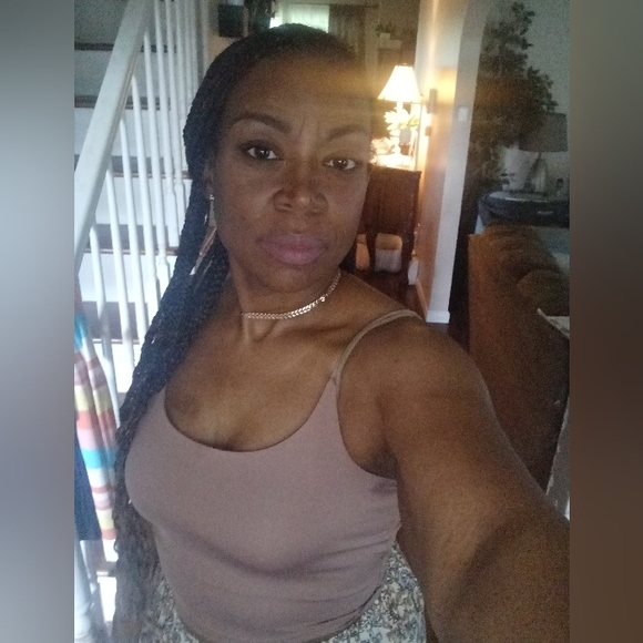 Meet your Posher, Nicole - Picture 6 of 10